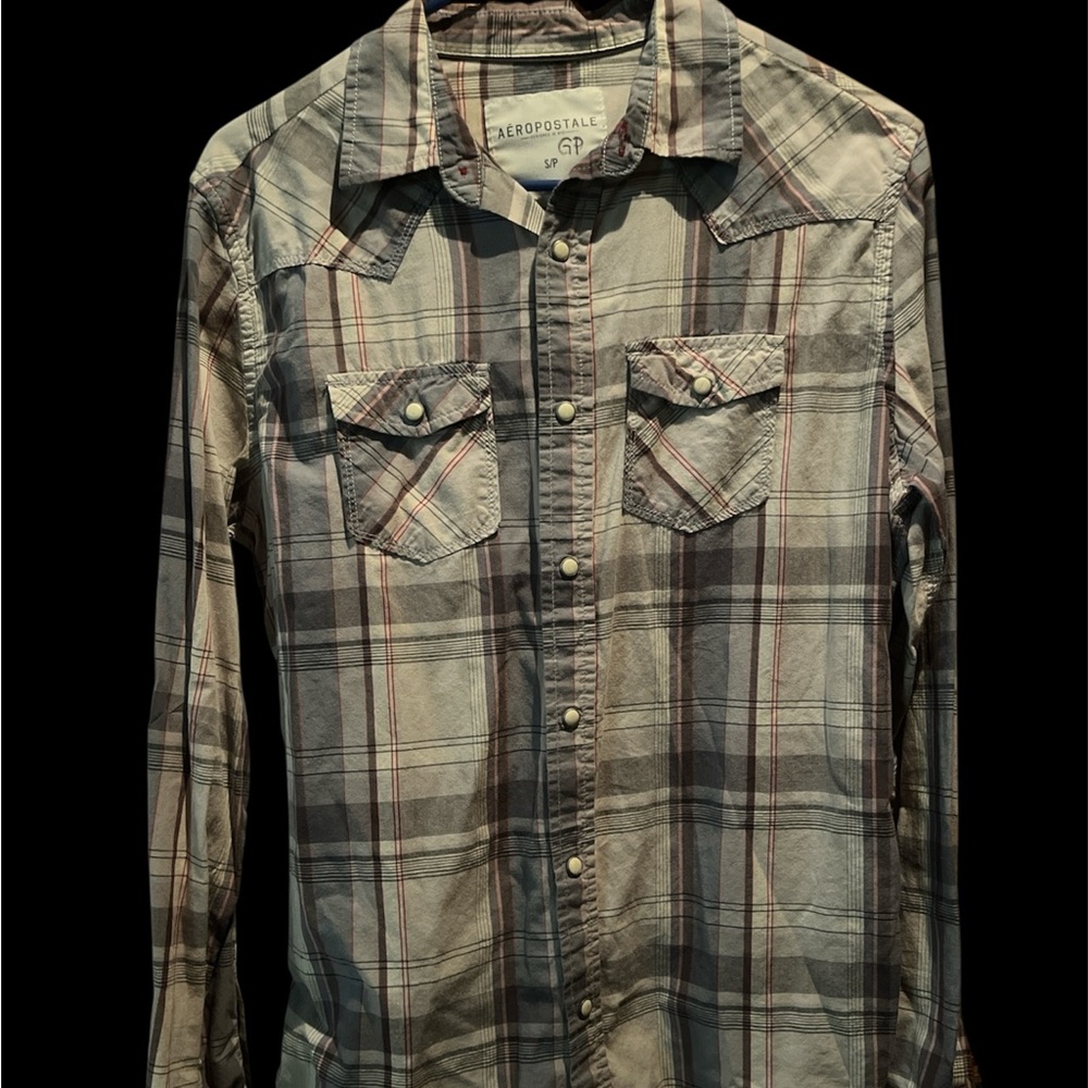 Aeropostale Men's Casual Plaid Shirt - Gray and Red  -with snap buttons